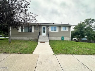 1725 N 17th St, Bismarck, ND 58501