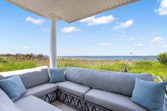 580 Dune Rd, Westhampton Beach, NY 11978