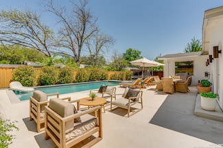 201 Robinhood Place, San Antonio, TX 78209