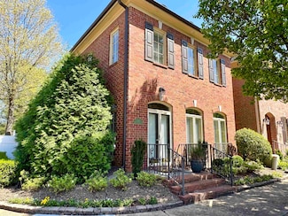 312 Sterling Oaks Ln, Collierville, TN 38017