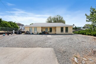 14 Glendale St Unit A-B, East Wenatchee, WA 98802