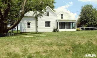 130 Walnut St, New Windsor, IL 61465