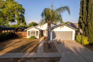 1040 Celaya St, Orange Cove, CA 93646