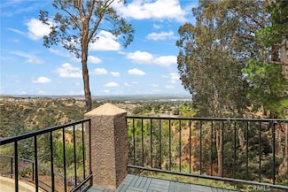 2568 Avenida Del Vista Unit 203, Corona, CA 92882