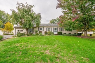 55 Navajo Cir, Henrietta, NY 14467