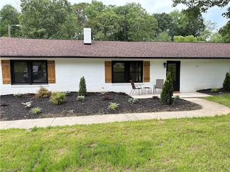 4874 Baux Mountain Rd, Winston Salem, NC 27105
