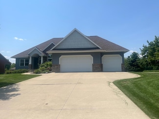 1808 4th St NE, Willmar, MN 56201
