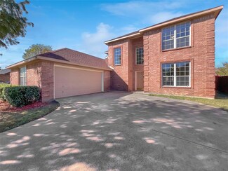 105 Oak Hollow Ln, Red Oak, TX 75154