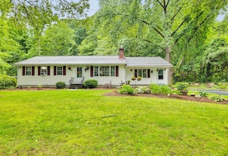 1058 Russell Rd, Westfield, MA 01085