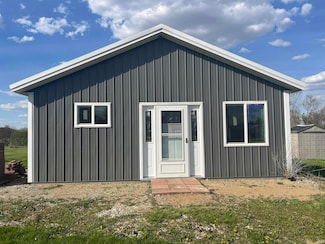 8261 W Red Snapper Dr, Kimmell, IN 46760