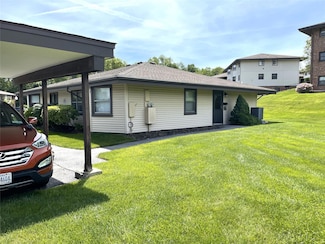 6 Devon Ct Unit B, Yorktown Heights, NY 10598