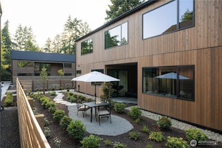 600 Park Ave NE, Bainbridge Island, WA 98110