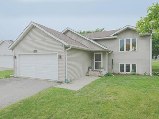 1101 Prairie View Dr SW, Hutchinson, MN 55350