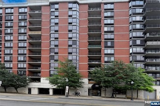 700 Grove St Unit 3Q, Jersey City, NJ 07310