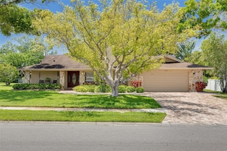 2550 Rolling View Dr, Dunedin, FL 34698