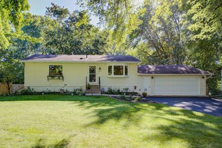 120 Quaker Ln N, Plymouth, MN 55441