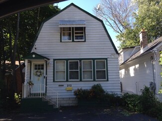 212 N River Rd, Fox River Grove, IL 60021