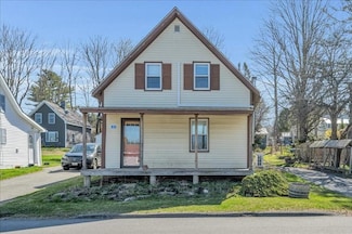 37 Pine St, Bucksport, ME 04416