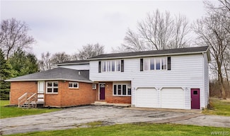 1049 Borden Rd, Depew, NY 14043