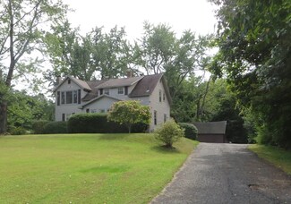 194 Turnpike Rd, Montague, MA 01351