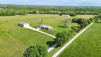 5376-B S 140th Rd, Morrisville, MO 65645