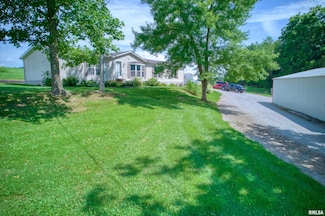 8 Private Rd, Ava, IL 62907