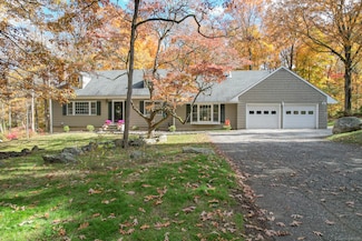 76 Sugarloaf Mountain Rd, Ridgefield, CT 06877