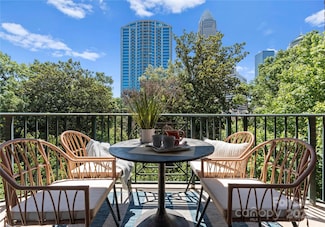 300 W 5th St Unit 509, Charlotte, NC 28202