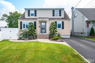 13 Highfield Rd, Colonia, NJ 07067