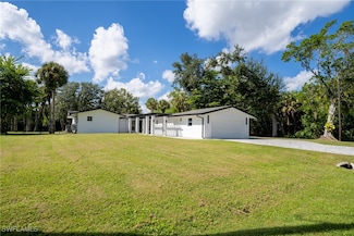 9460 Colony Dr, North Fort Myers, FL 33917