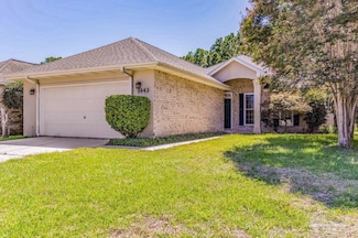 1443 Champions Green Dr, Gulf Breeze, FL 32563