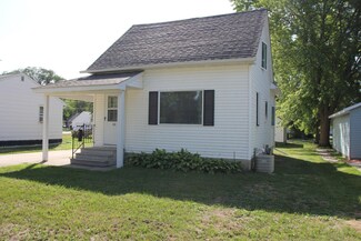 512 E 9th St, Morris, MN 56267