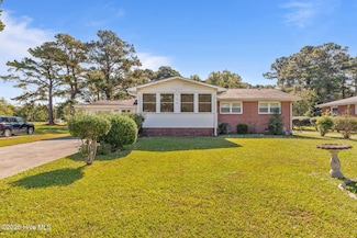 125 Arnold Rd, Jacksonville, NC 28546