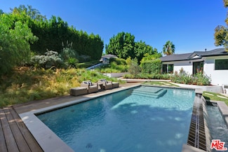 3751 Multiview Dr, Los Angeles, CA 90068