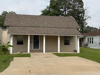 217 SE 3rd St, England, AR 72046