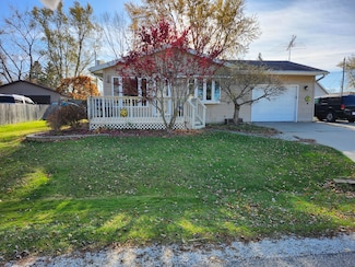 25201 Kickapoo Dr, Kansasville, WI 53139