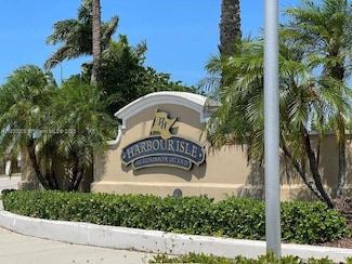 19 Harbour Isle Dr W Unit 201, Fort Pierce, FL 34949