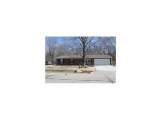 2736 Ponderosa Dr, Lawrence, KS 66046