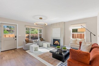 524 Crocker Ave, Pacific Grove, CA 93950
