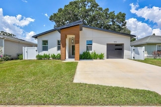 5313 9th Ave S, Gulfport, FL 33707