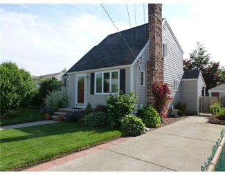 251 Ausdale Rd, Cranston, RI 02910