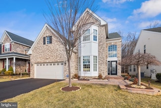 20 Bellingham Dr, Kendall Park, NJ 08824