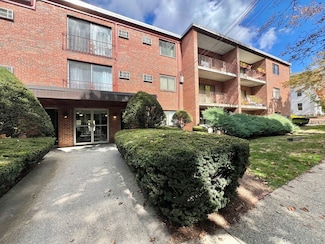 33 Paul St Unit 14, Newton Center, MA 02459