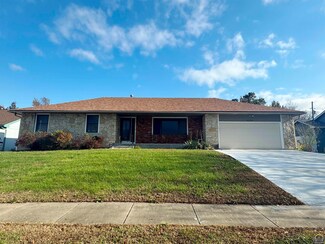 3330 SW Skyline Dr W, Topeka, KS 66614