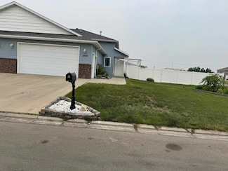 1400 34th Ave SE, Minot, ND 58701