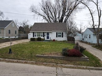 1612 48th St NE, Cedar Rapids, IA 52402
