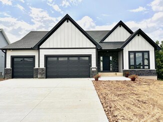 17963 Headwaters Dr, Lakeville, MN 55044