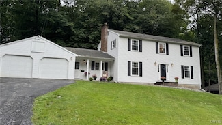 316 Broadview Dr, Syracuse, NY 13215