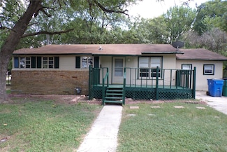 705 Otis St, Taylor, TX 76574