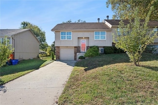 1033 E Huntington Place, Olathe, KS 66061